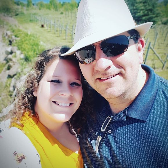 Meet your Posher, Steph - Picture 1 of 1